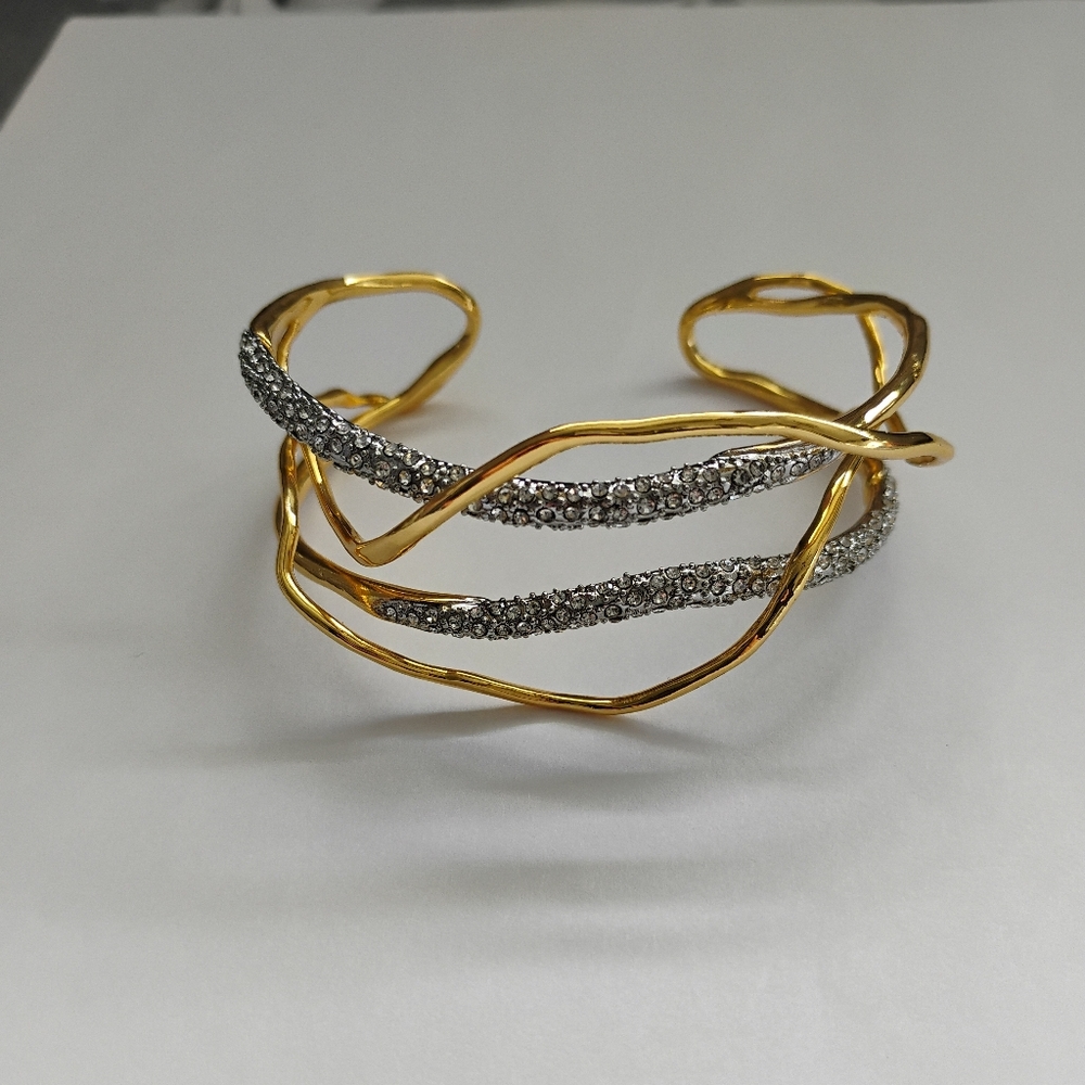 Alexis Bittar Solanales Gold Crystal Intertwined Cuff Bracelet - Picture 8 of 9